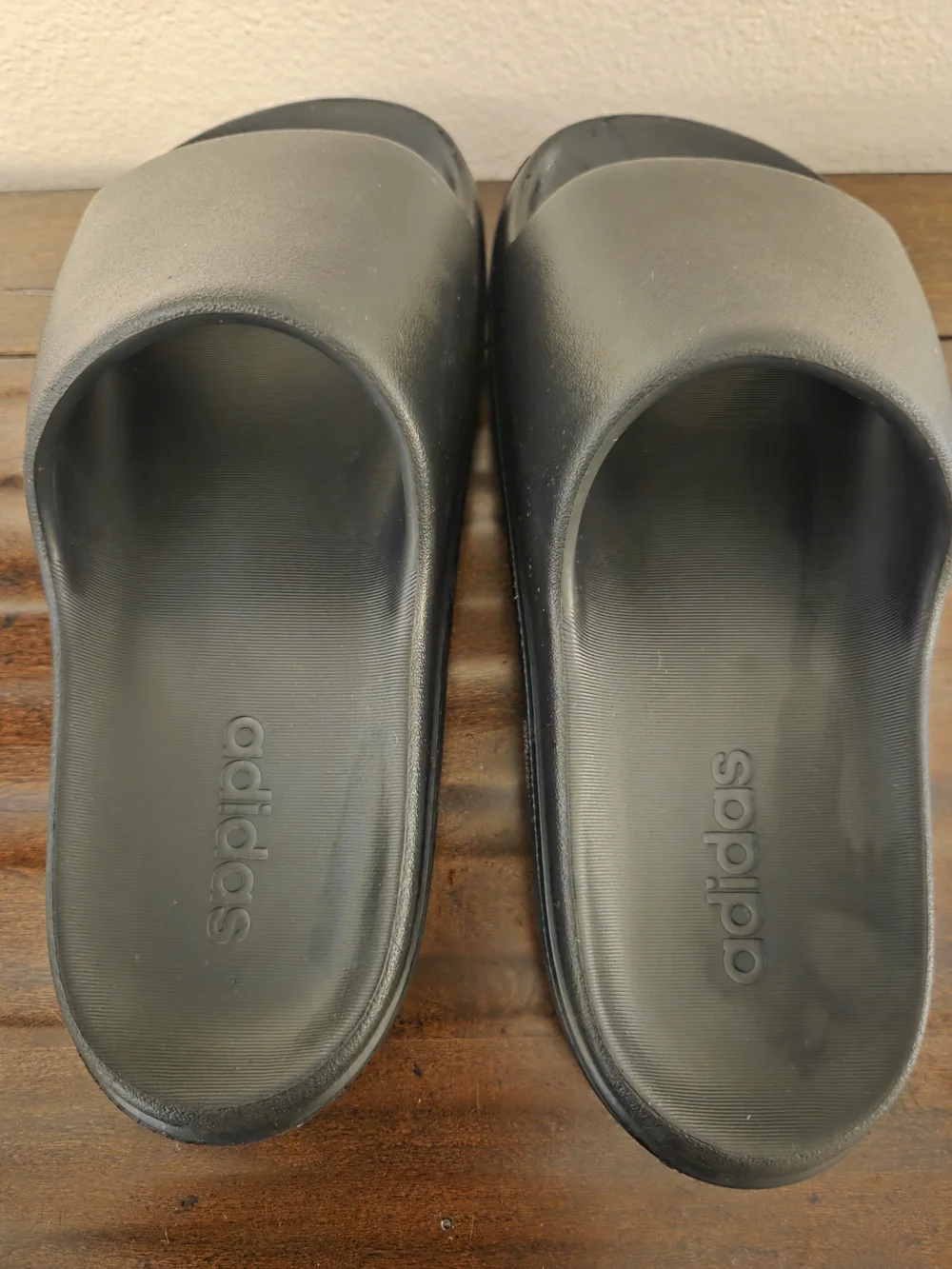 Like New Adidas Black Kid’s Slide Sandals with Embossed Logo, Size 4